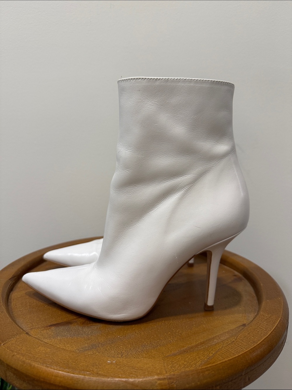 Zara White Pointed Toe Ankle Boots